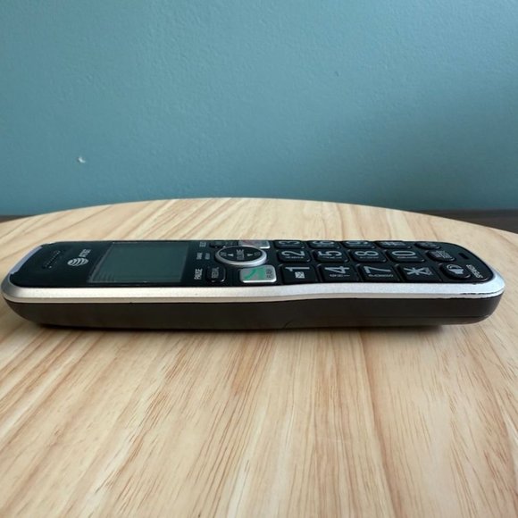 AT&T BL102-2 1 Handset Cordless Answering System w Smart Call Block - Picture 3 of 9